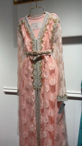 قفطان دانتيل