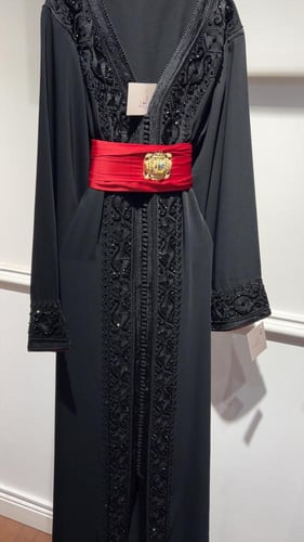 قفطان شك وتطريز اسود