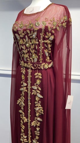 قفطان عنابي