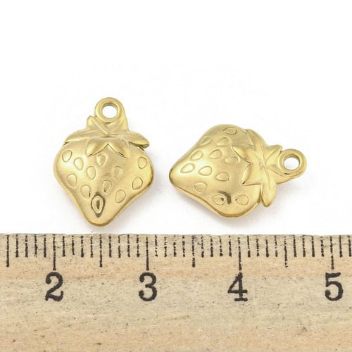 تشارم فراولة كبير