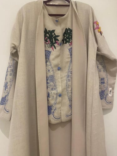 عباية بين حضارتين