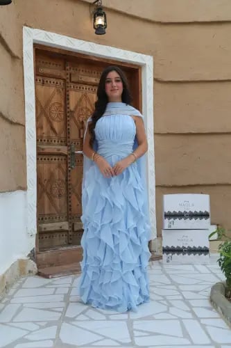 فستان شيفون سماوي بشال منفصل
