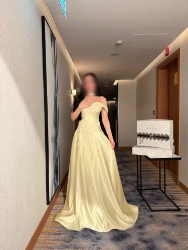 فستان سهرة ليموني بكورسيه مع كلوش ملكي