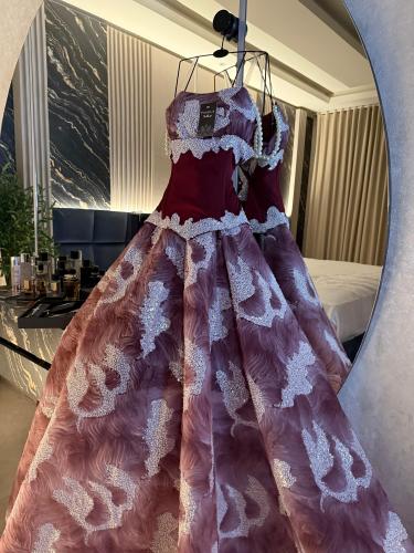 فستان إلهام البرغندي