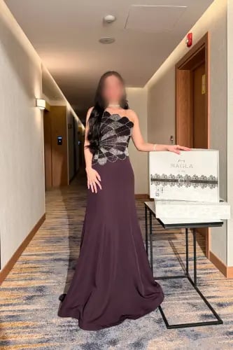 فستان سهرة موف بكورسيه وتطريز خرز ولؤلؤ