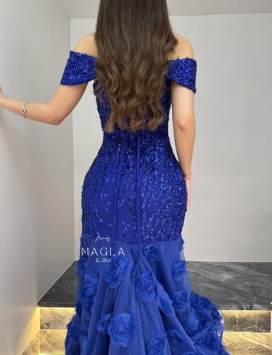 فستان احلام النيلي