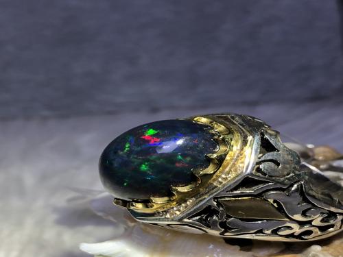 خاتم فضه بحجر الاوبال الاثيوبي صياغة برهام اليدوية