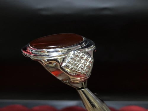 خاتم فضه بحجر العقيق اليماني الاحمر القاني صياغة ح...