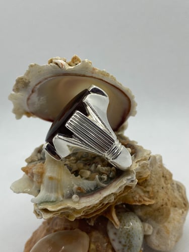 خاتم الفضة بحجر العقيق اليماني الكرزي المزعفر المص...