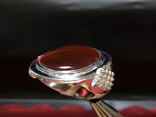 خاتم فضه بحجر العقيق اليماني الاحمر القاني صياغة ح...