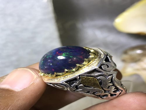 خاتم فضه بحجر الاوبال الاثيوبي صياغة برهام اليدوية