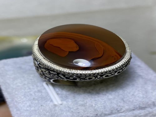 خاتم فضه بحجر العقيق اليماني المائي المزعفر.صياغة...