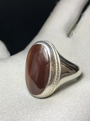 خاتم فضه بحجر العقيق اليماني الكرزي صياغة عقيل