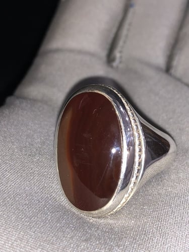 خاتم فضه بحجر العقيق اليماني الكرزي صياغة عقيل