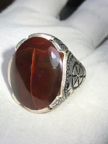 خاتم فضه بحجر العقيق اليماني صياغه بحرينيه (غلام)...