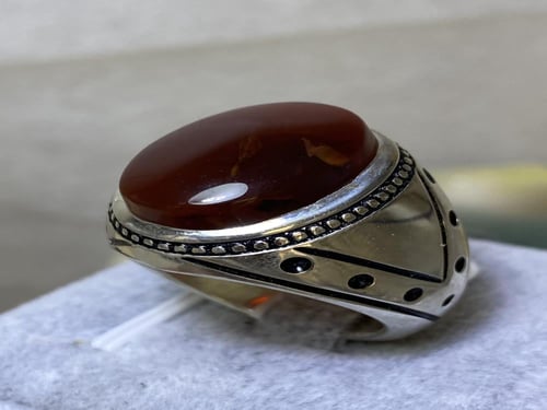 خاتم فضه بحجر العقيق اليماني الكرزي صياغة م.بصيري