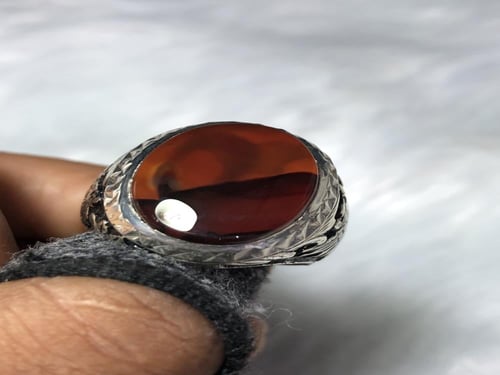 خاتم فضه بحجر العقيق اليماني المزعفر مميز لونين صي...