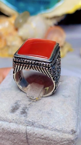 خاتم فضه بحجر العقيق اليماني الاحمر الرماني المربع...