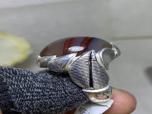 خاتم فضه بحجر العقيق اليماني المزعفر صياغة عقيل