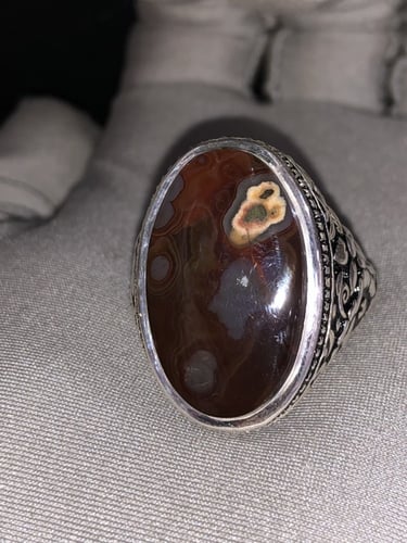 خاتم فضه بحجر العقيق اليماني الكرزي المزعفر صياغة...
