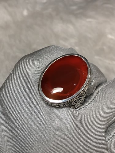 خاتم فضه عقيق يماني. زجاجي احمر صياغه ورشه زلفي