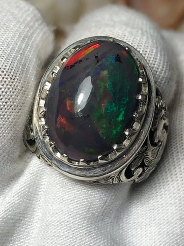 خاتم فضه بحجر الاوبال صياغه ايرانيه