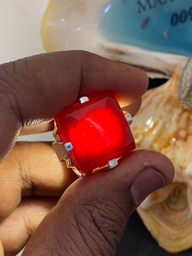 خاتم الفضة بحجر عقيق يماني دموي قص مربعي بصياغة حم...