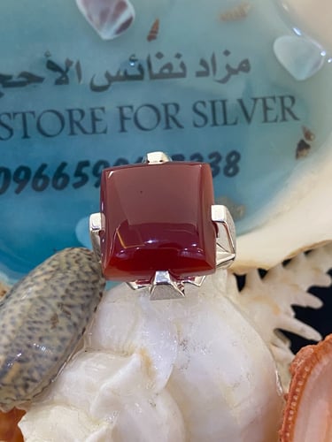 خاتم الفضة بحجر عقيق يماني دموي قص مربعي بصياغة حم...