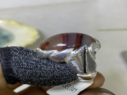 خاتم فضه بحجر العقيق اليماني المزعفر صياغة عقيل
