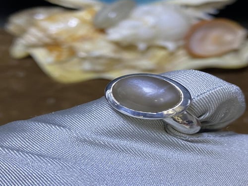 خاتم فضه بحجر القمر صياغةً ملكيه بختم الرفاعي