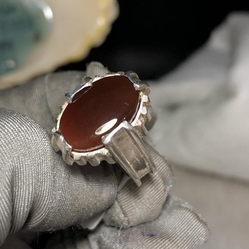 خاتم فضه بحجر العقيق اليماني الاحمر صياغة ملكيه