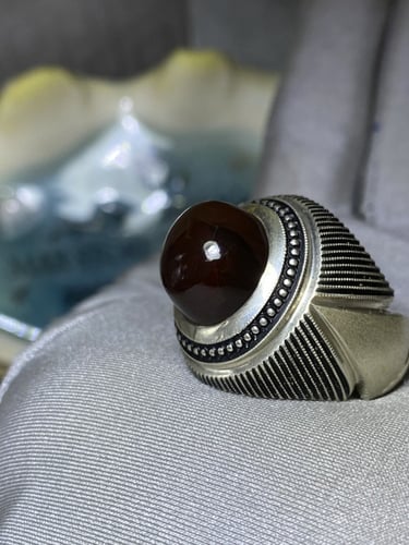 خاتم فضه بحجر. العقيق اليماني الكرزي صياغه المايست...