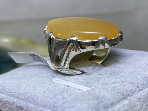 خاتم فضه بحجر العقيق اليماني الأصفر صياغة الر فاعي