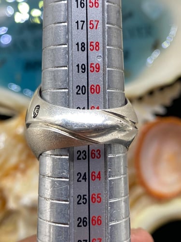 خاتم الفضة بحجر الجمشت بصياغة الاستاذ امين عيار ال...