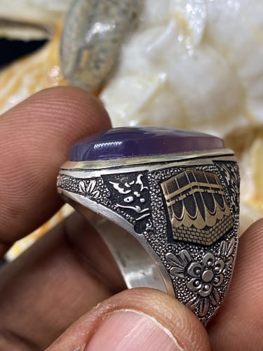 خاتم الفضة بحجر عقيق يماني بنفسج بصياغة نقرة ساز ص...