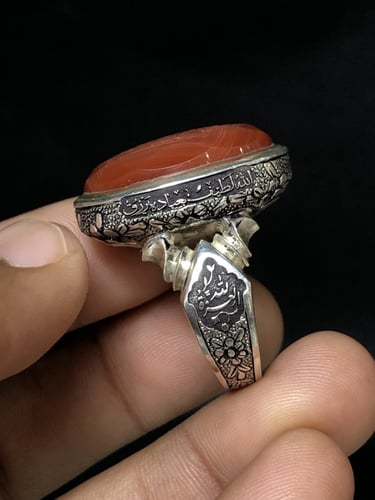 خاتم فضه منقوشه بحجر العقيق اليماني الكبدي منقوش ع...