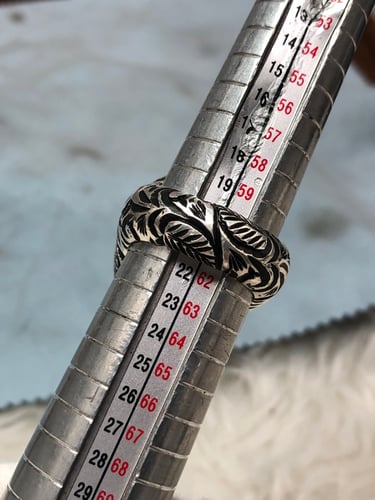 خاتم فضه بحجر العقيق اليماني المزعفر صياغه غلام ال...