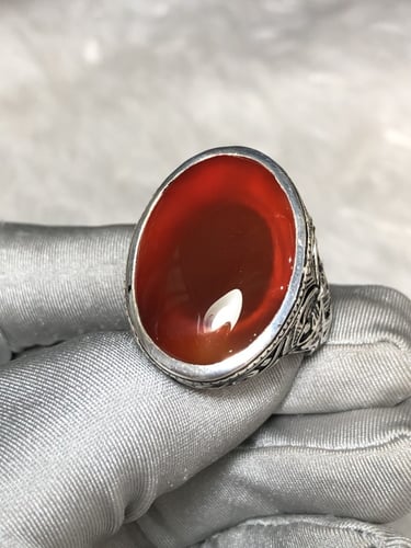 خاتم فضه عقيق يماني. زجاجي احمر صياغه ورشه زلفي