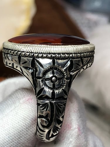 خاتم فضه بحجر العقيق اليماني صياغه بحرينيه (غلام)