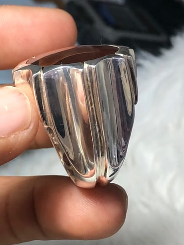 خاتم فضه بحجر العقيق اليماني الزعفراني بصياغة يدوي...