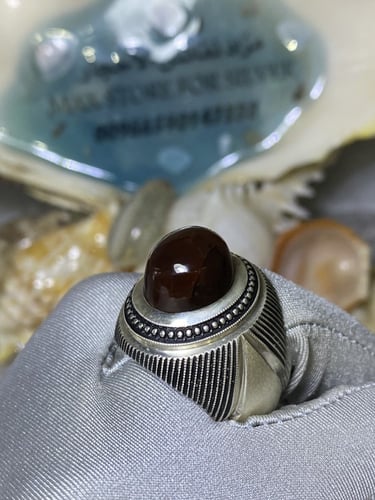 خاتم فضه بحجر. العقيق اليماني الكرزي صياغه المايست...