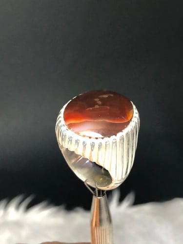 خاتم فضه بحجر العقيق اليماني الكرزي المزعفر