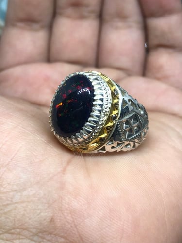 خاتم الفضة بحجر الاوبال الطبيعي بصياغة جراح المقاس...