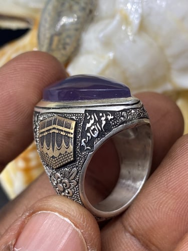 خاتم الفضة بحجر عقيق يماني بنفسج بصياغة نقرة ساز ص...