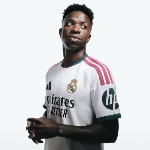 تيشيرت او طقم ريال مدريد