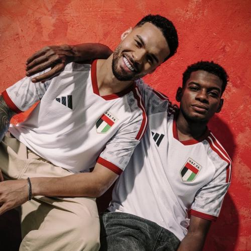 تيشيرت الامارات