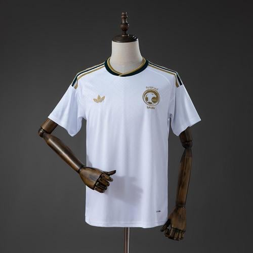مقاس L جاهز للتسليم الفوري - تيشيرت المنتخب السعود...