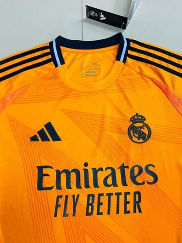 تيشيرت ريال مدريد الاحتياطي