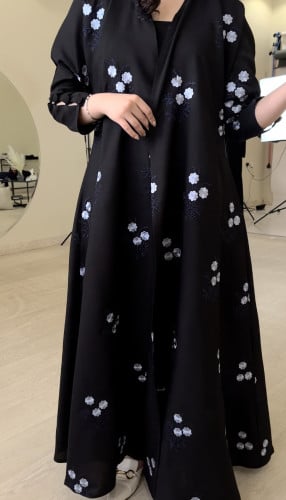 عباية ورد سماوي