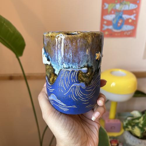Wave tumbler